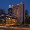 Отель Hilton Toronto в Торонто