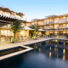 Отель Maison Noosa Beachfront Resort, фото 1
