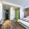 Отель Spring River Flower Moon Hotel (Kunming Dianchi Haigeng Dam), фото 4