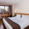 Отель Holiday Inn Madrid - Pirámides, фото 4