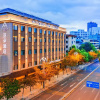 Отель Kunming Green Lake Atour Hotel, фото 1