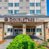Отель DoubleTree by Hilton Neenah, фото 2