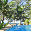 Отель Long Beach Chalet, фото 5