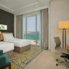 Отель DoubleTree by Hilton Dubai - Jumeirah Beach, фото 6