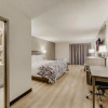 Отель Red Roof Inn & Suites Newport – Middletown, RI, фото 7