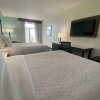 Отель La Quinta Inn & Suites by Wyndham Santa Cruz, фото 21