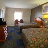 Отель Country Club Inn & Suites, фото 9