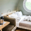 Отель RiverBeds Lodges with Hot Tubs, фото 2