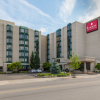 Отель Ramada by Wyndham Niagara Falls Near the Falls в Ниагаре-Фолсе