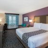 Отель La Quinta Inn & Suites by Wyndham Las Vegas Nellis, фото 5
