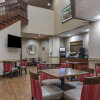 Отель Comfort Suites near Penn State, фото 33