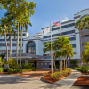 Отель DoubleTree by Hilton Hotel West Palm Beach Airport в Уэст-Палм-Биче