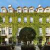 Отель Pavillon de la Reine & Spa, Place des Vosges в Париже