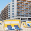 Отель Delta Hotels by Marriott Virginia Beach Bayfront Suites в Вирджиния-Бич
