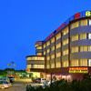 Отель Super 8 Zhuhai Jia Da, фото 1