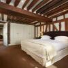 Отель Pavillon de la Reine & Spa, Place des Vosges, фото 7