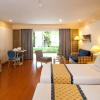 Отель Springfield Beach Resort, фото 2