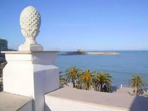 Beach & Waterfront