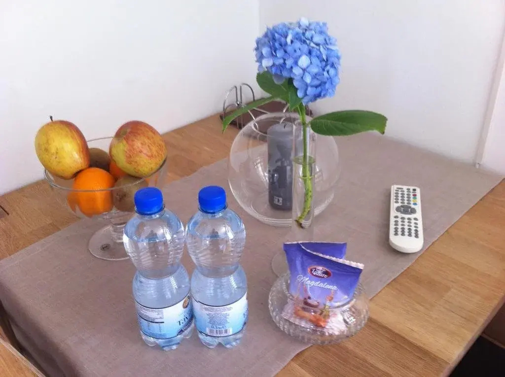 Food & Beverage