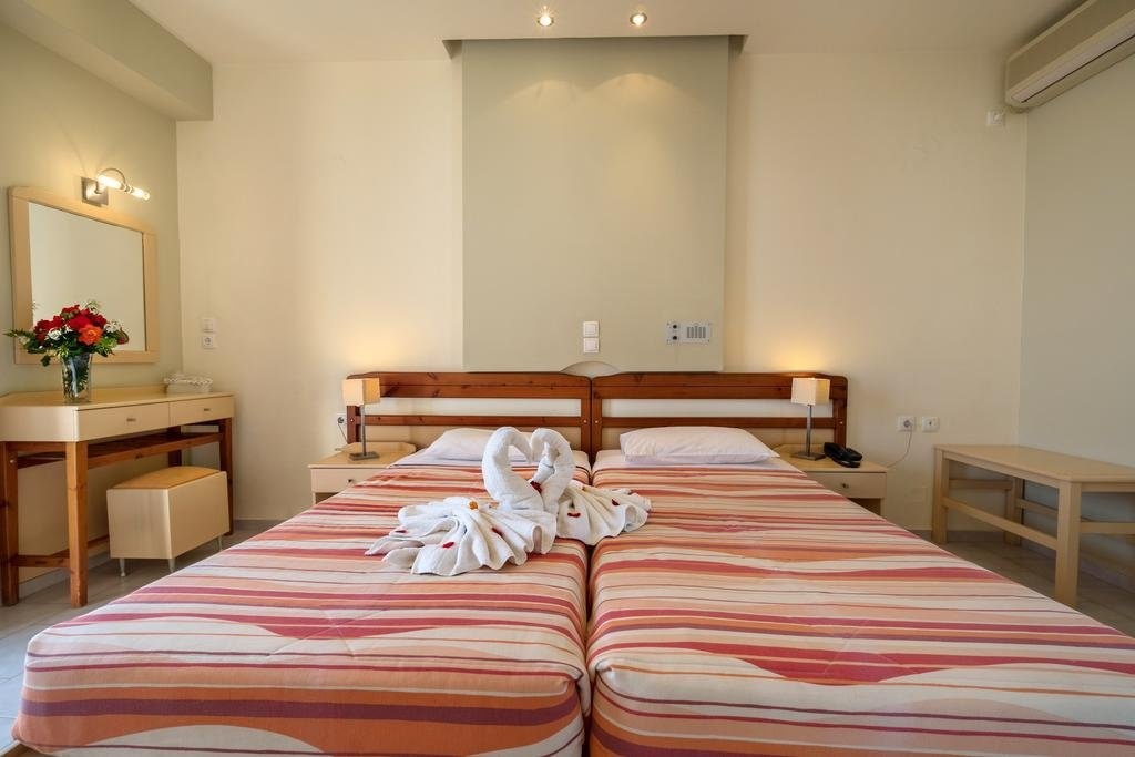 Polyrizos Hotel — 4