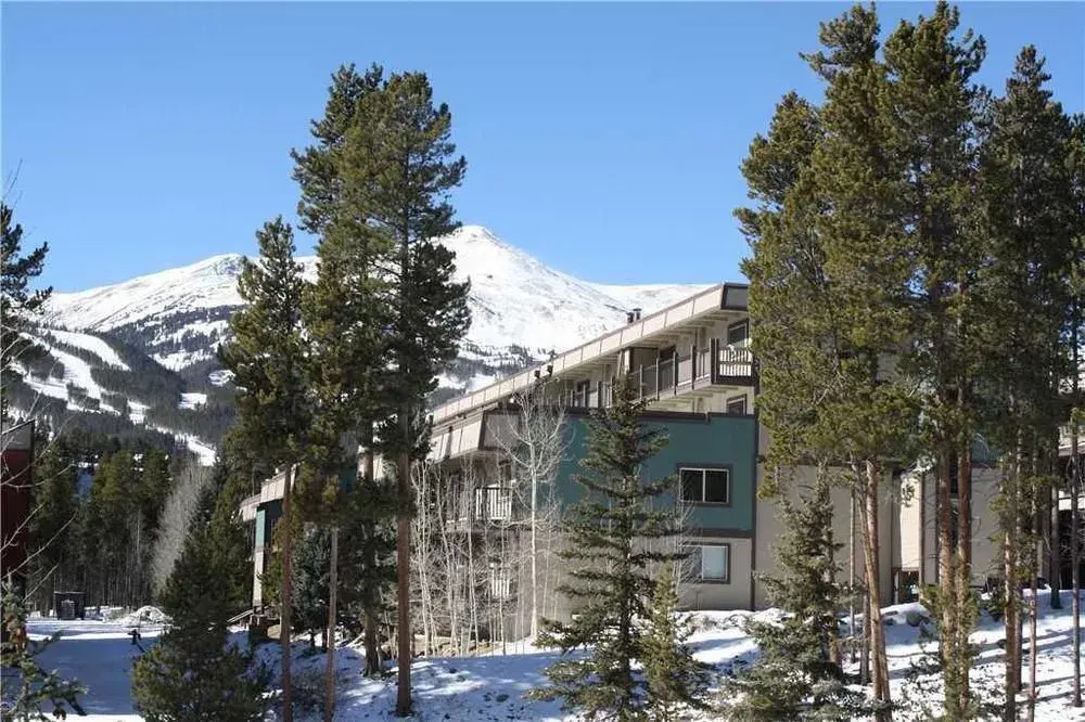 Ski and Racquet B102 (Condo with Pool & Hot Tub)