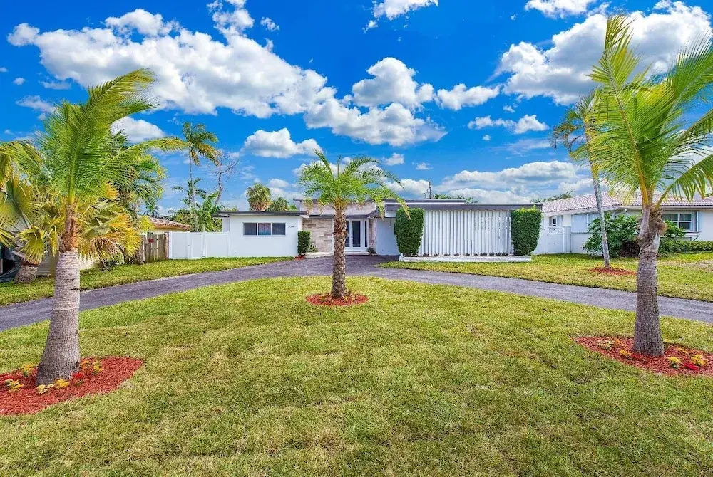 Affinity Oasis - Heated Private Pool, Beach, Cafes 1 Mile Away
