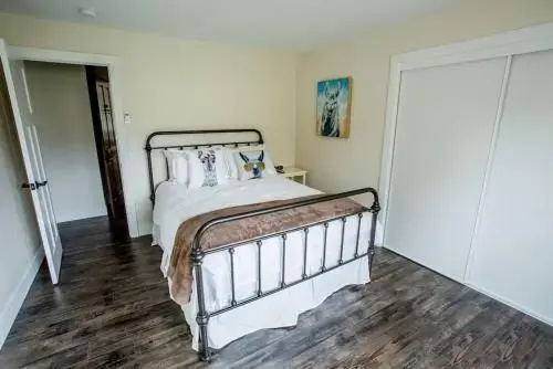 Alpaca Suite at Rellik House. Winery & Alpaca Farm