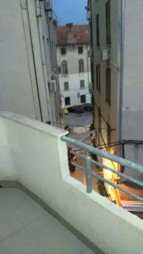 Balcony & Terrace