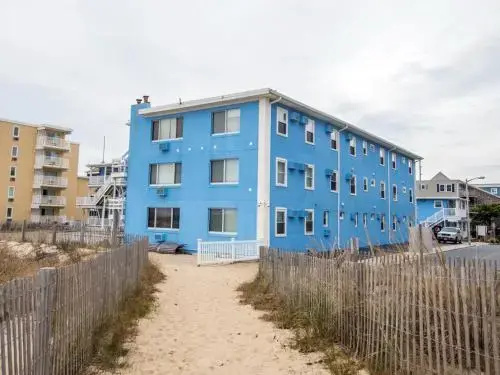 46th St Windjammer 307 1Br Condo