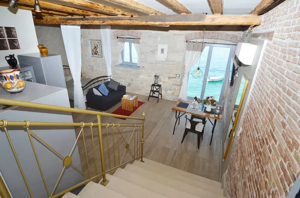 Arnolongo Sea View Studio