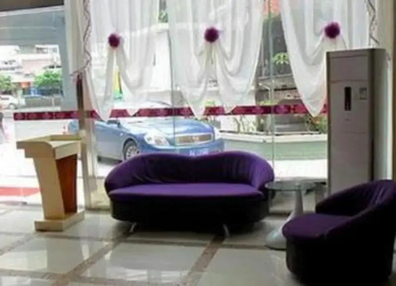 V8 Zhan Qian Lu Branch