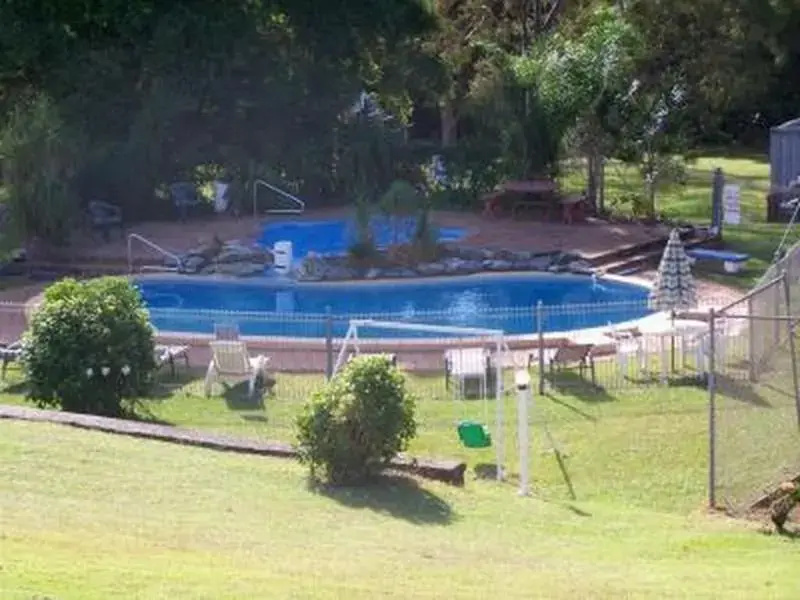 Bermuda Breezes Resort Motel