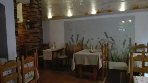 Food & Beverage