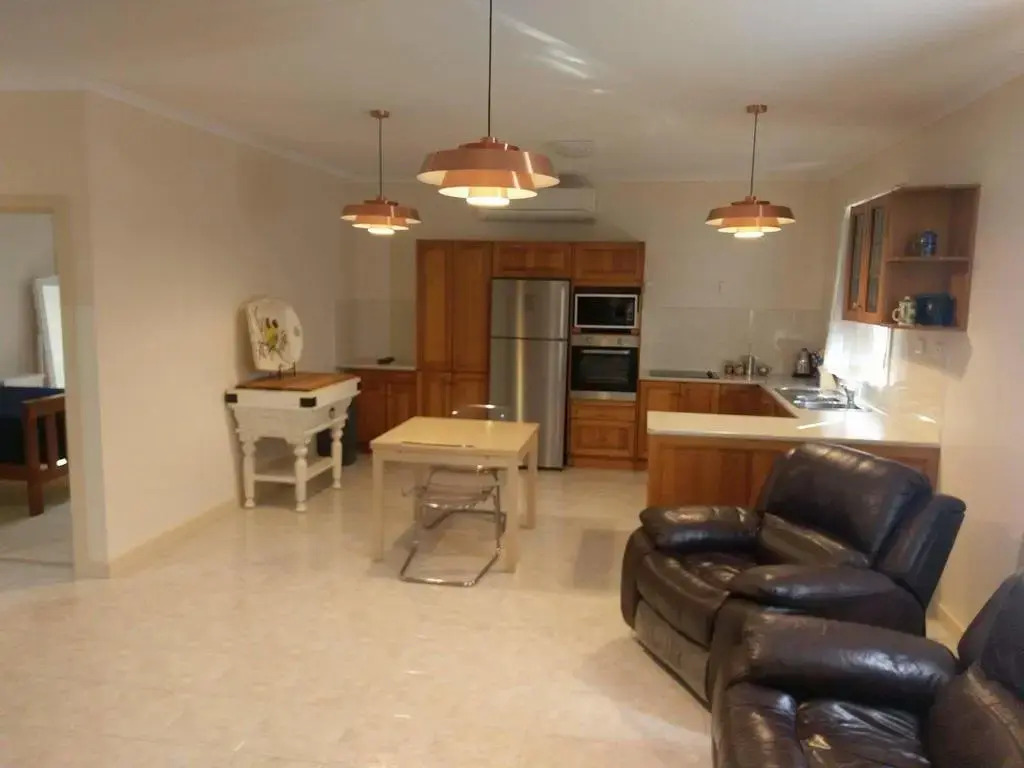 Paris's Place — фото