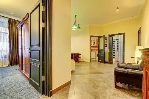 Sutkipeterburg on Chkalovskoy Apartaments