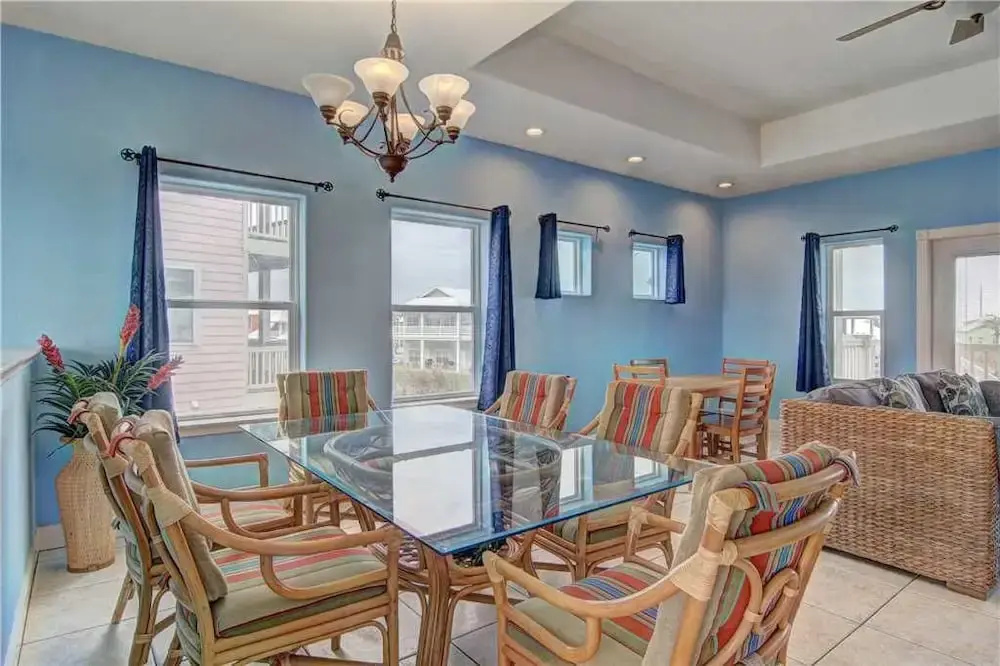 Casa Las Palmas - 4 Br home by RedAwning