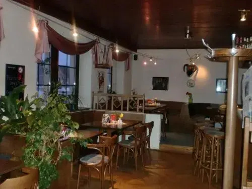 Food & Beverage