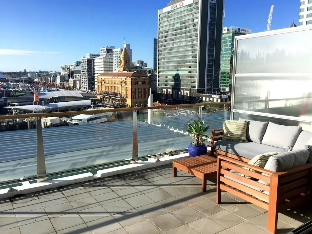 2BR 2 Level Penthouse with Seaviews