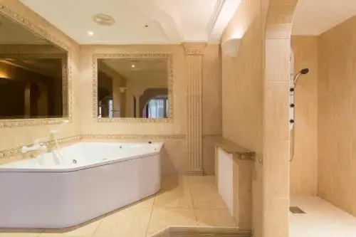 gallery_image_hidden_4