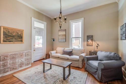 3Br Southern Style House Great Locale by RedAwning