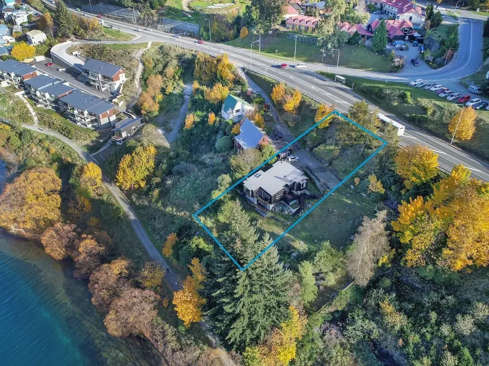 Queenstown Lakefront Dream