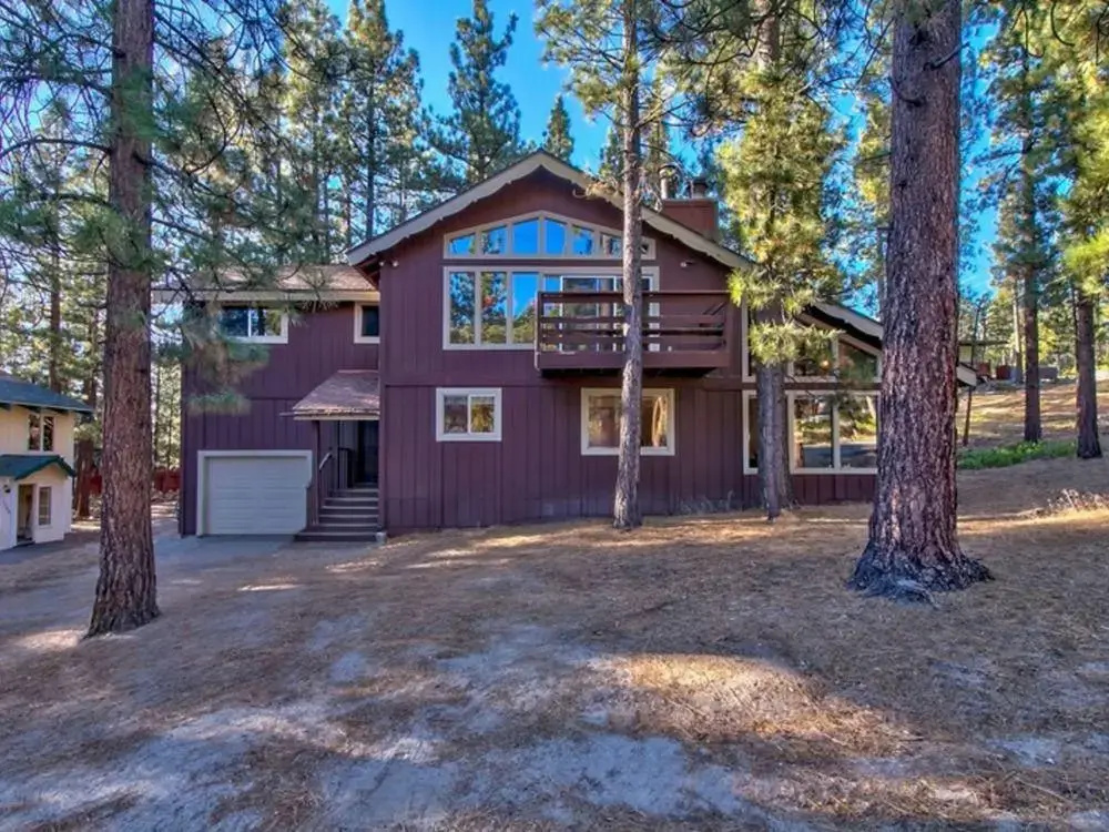 4BR Chalet 3 Blocks to Heavenly by RedAwning