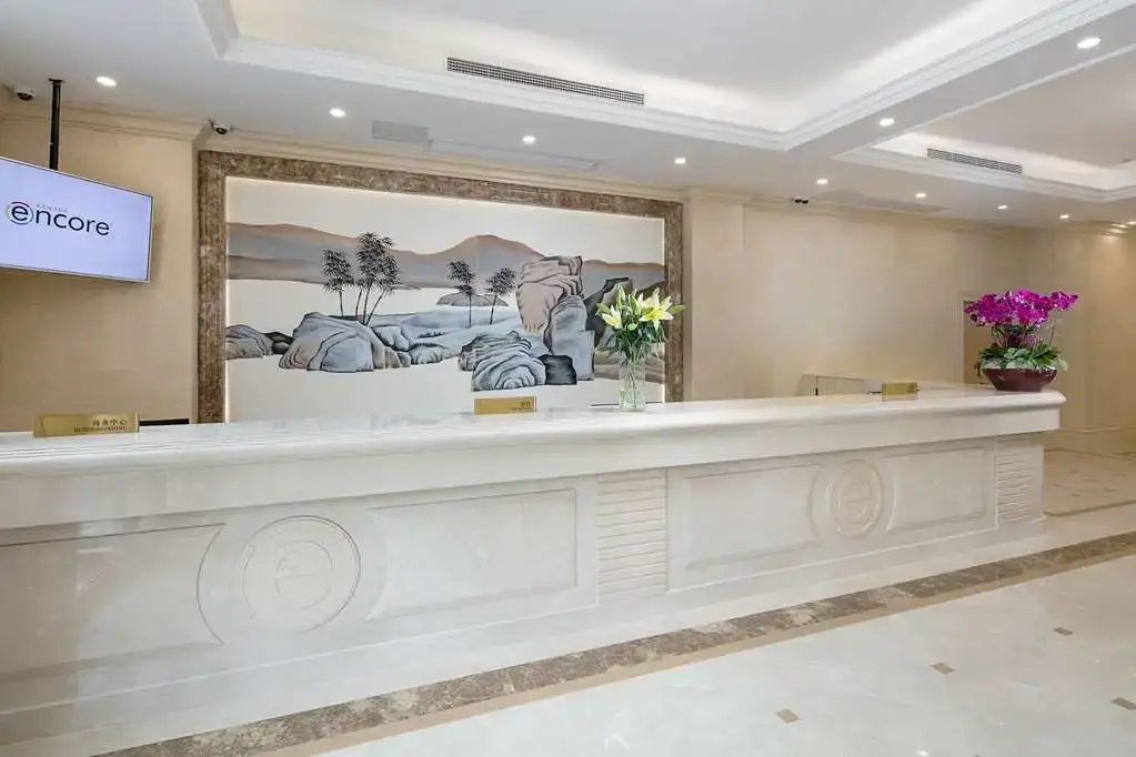 Lobby & Reception