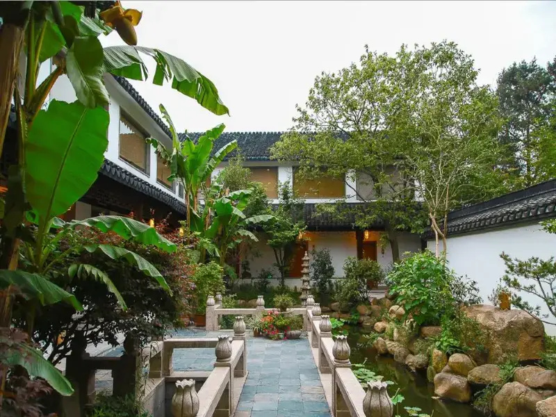 Huashan Yinju Hotel