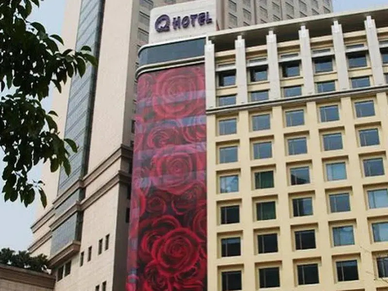 Q Hotel