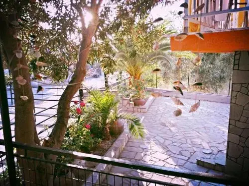 Foteini Rooms