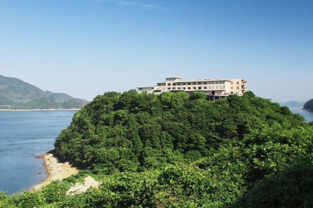 Beach & Waterfront