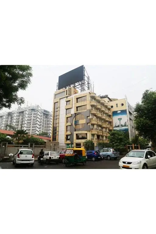 Vista Premier at Ellis Bridge Cross Road