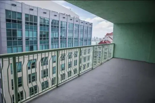 The Club At Brickell Bay by Executive Corporate Re - Général