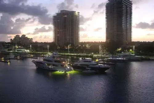 6-608 Amazing Penthouse Water View with 2 Suites